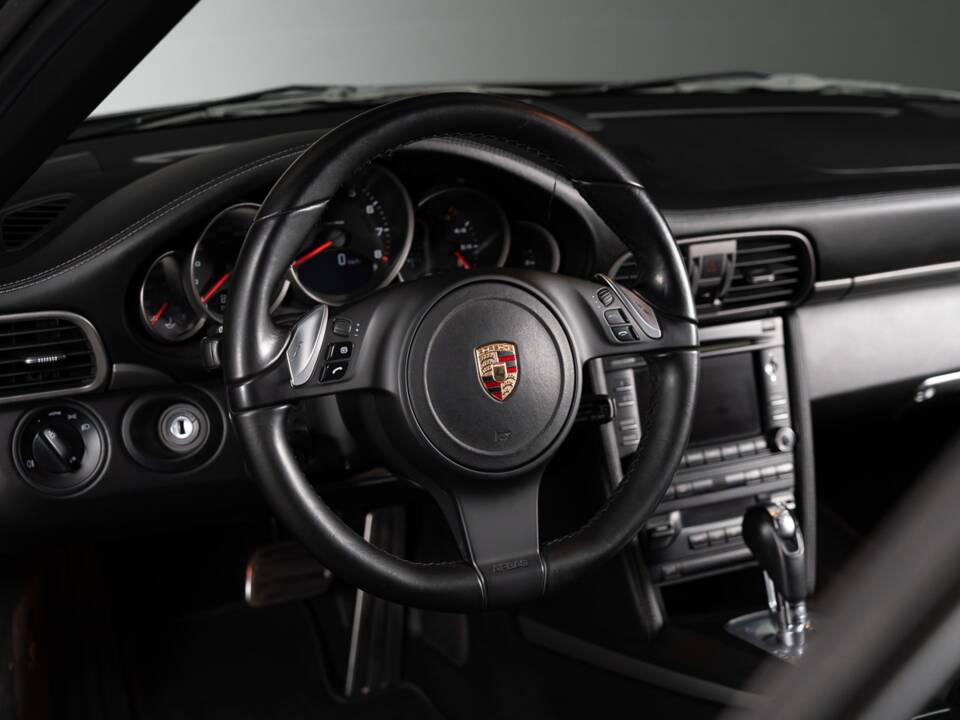Bild 27/38 von Porsche 911 Carrera 4 (2011)