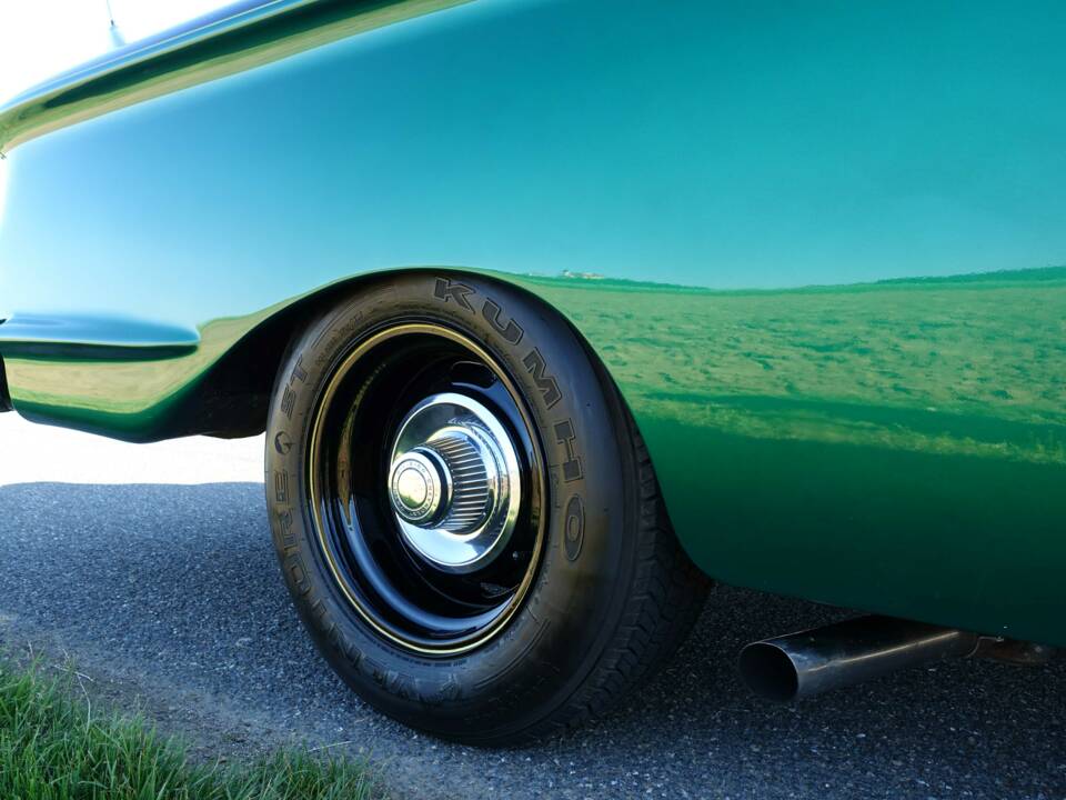 Image 29/42 of Chevrolet Bel Air Coupe (1958)