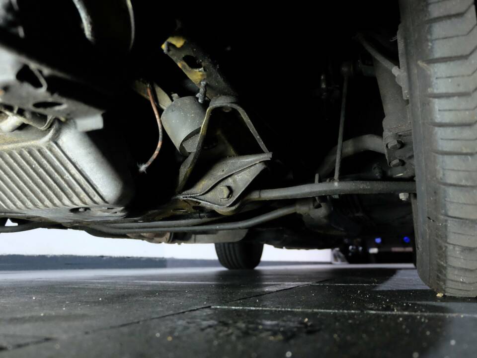 Image 32/35 of BMW M 635 CSi (1984)