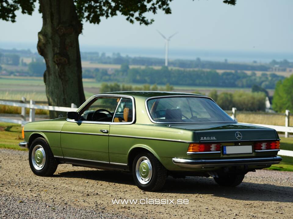 Image 15/17 of Mercedes-Benz 280 CE (1977)