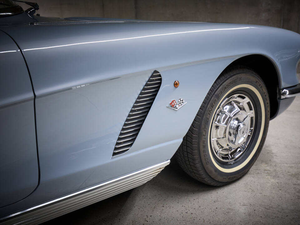 Image 36/78 of Chevrolet Corvette (1962)