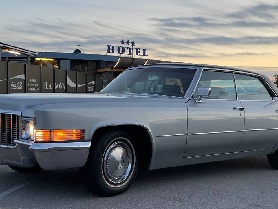 Image 2/51 de Cadillac Sedan DeVille (1970)