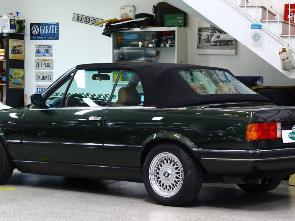 Image 6/34 de BMW 325i (1987)