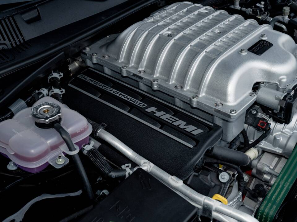 Image 64/86 of Dodge Challenger SRT "Black Ghost" (2023)