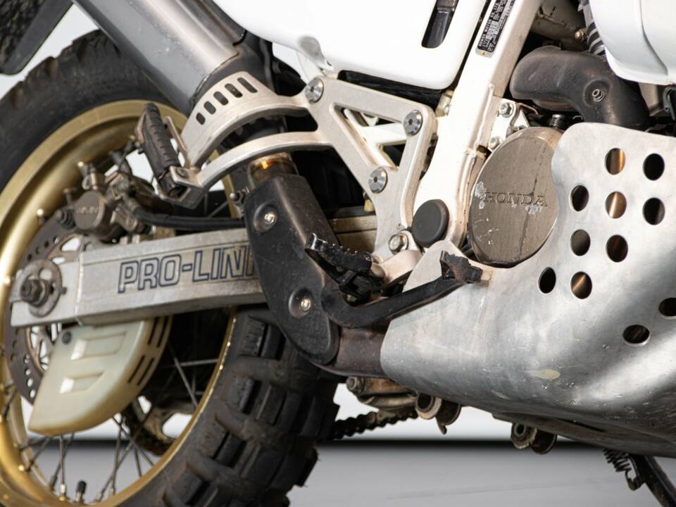 Bild 27/50 von Honda DUMMY (1989)