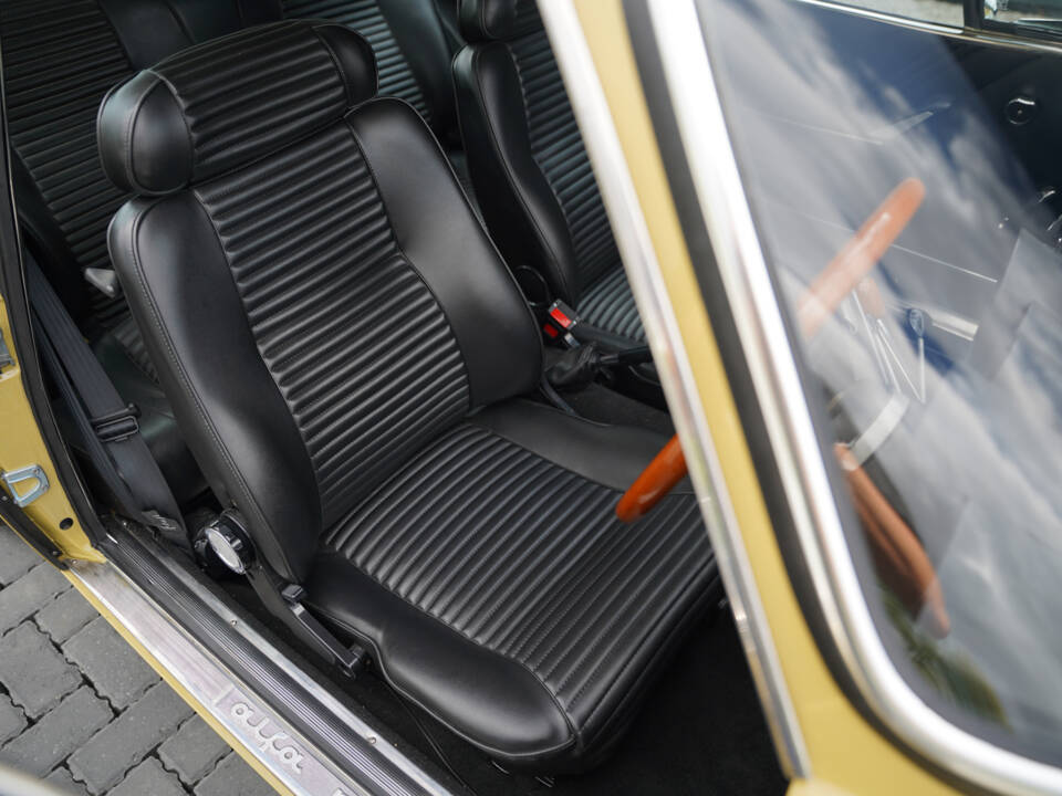 Bild 13/50 von Alfa Romeo 2000 GT Veloce (1975)