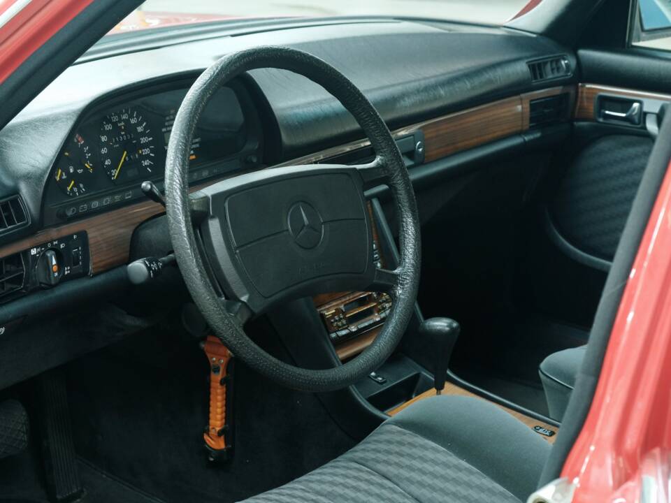 Bild 37/50 von Mercedes-Benz 500 SE (1987)