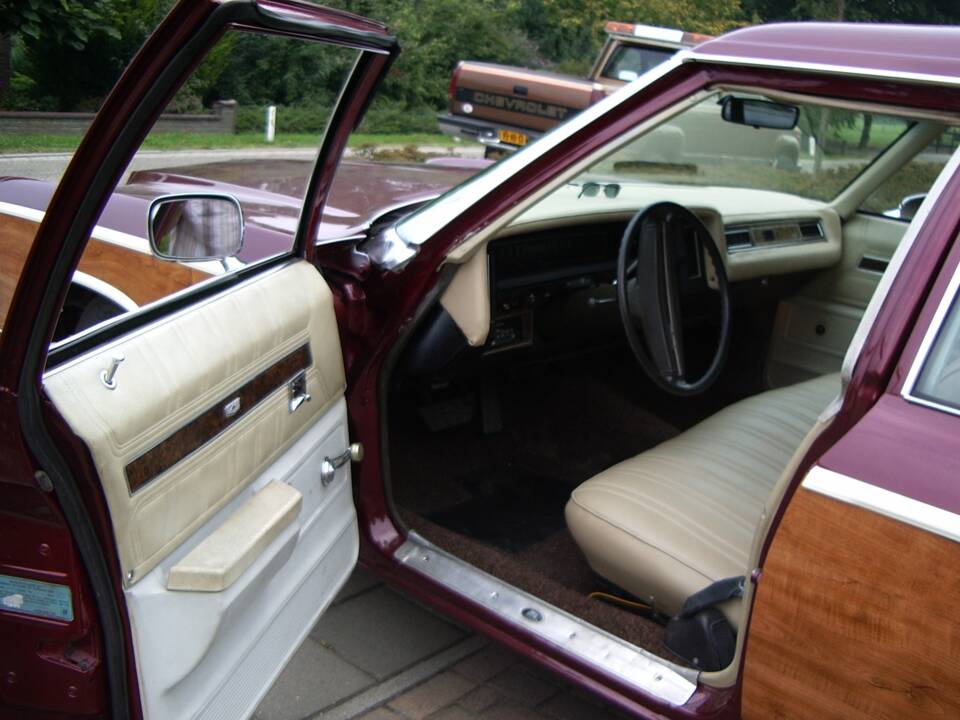 Bild 24/35 von Chevrolet Caprice Estate (1973)