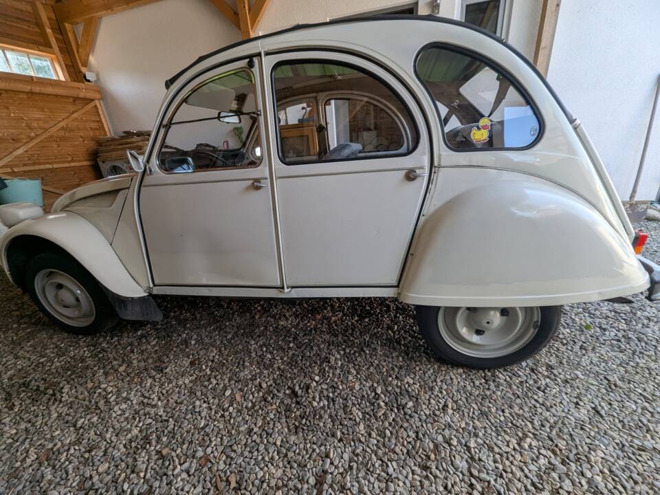 Image 25/28 de Citroën 2 CV 6 Club (1986)
