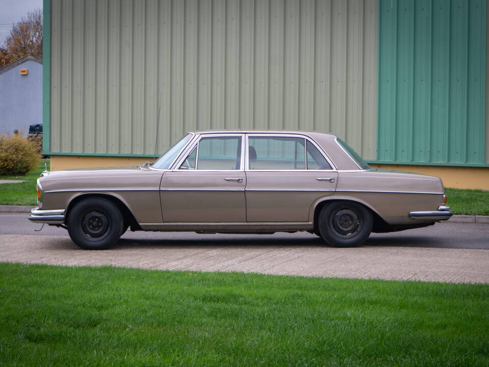 Bild 3/36 von Mercedes-Benz 300 SEL 6.3 (1969)