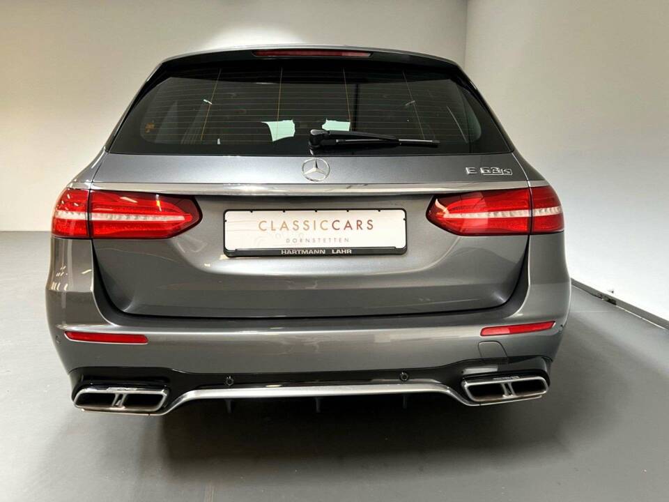 Image 12/15 of Mercedes-Benz AMG E 63 S 4MATIC+ T (2017)