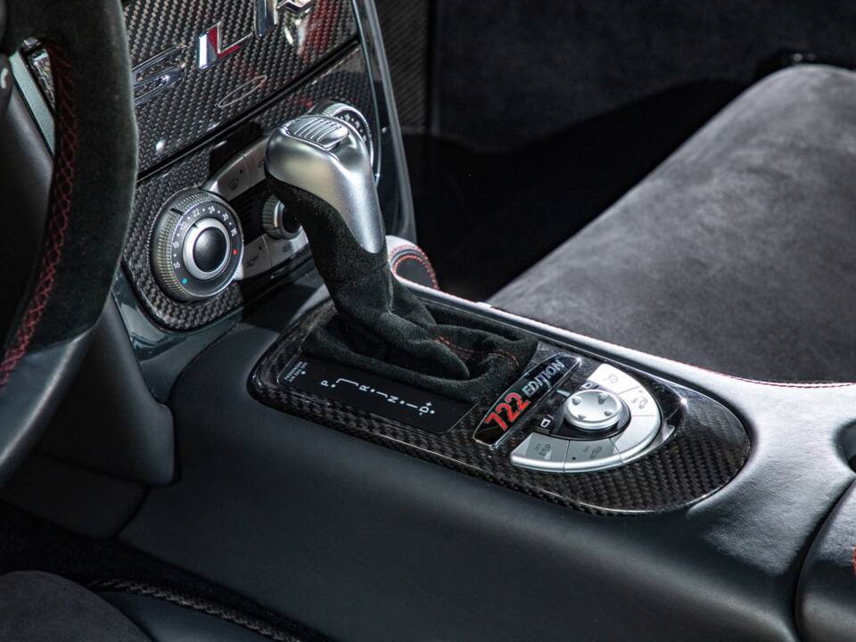 Image 16/25 of Mercedes-Benz SLR McLaren 722 (2006)