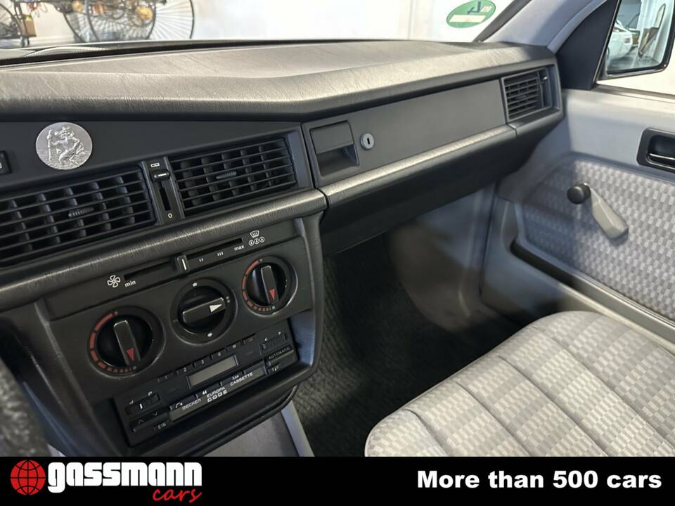 Immagine 13/15 di Mercedes-Benz 190 E 2.0 (1990)