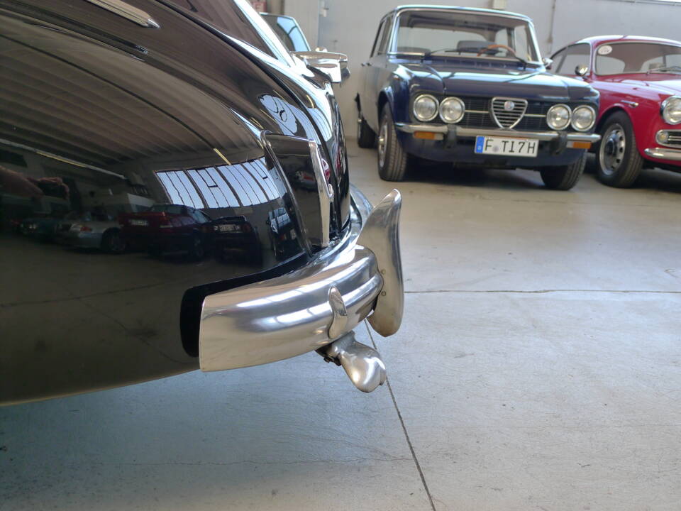 Bild 38/50 von Peugeot 203 C (1955)
