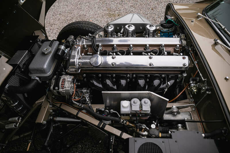 Immagine 13/50 di Jaguar E-Type 4.2 (1965)