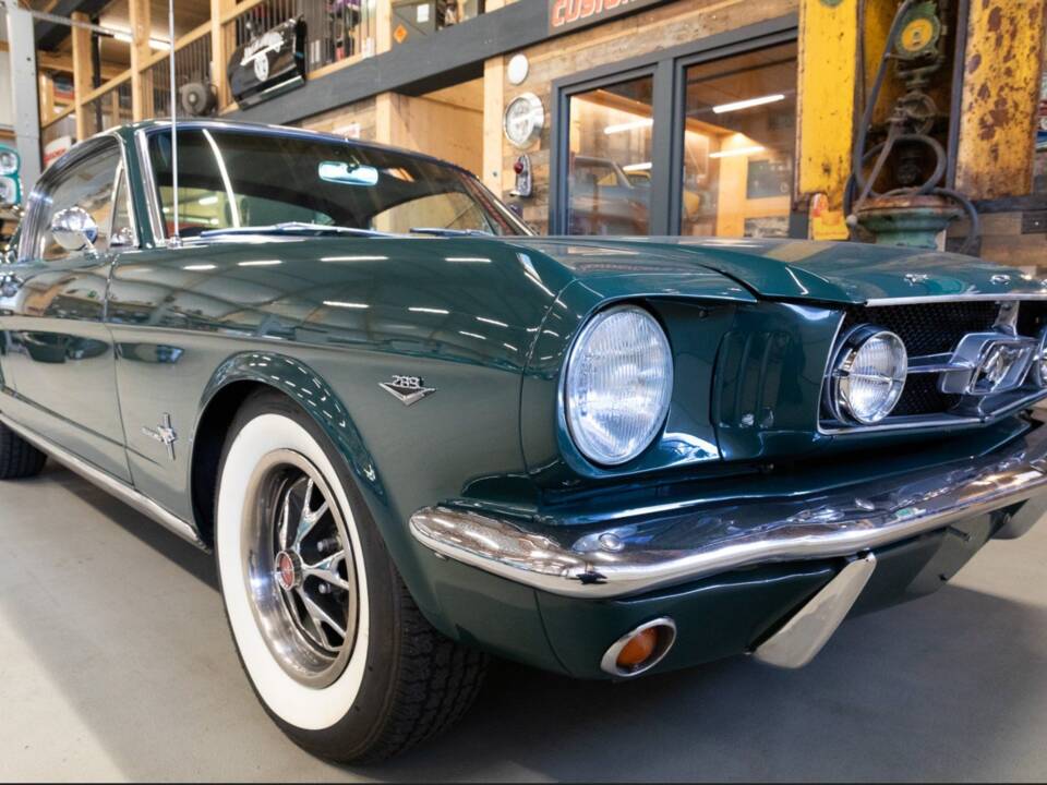 Image 2/11 of Ford Mustang 289 (1965)