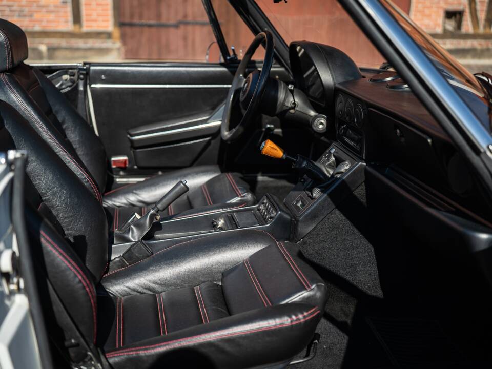 Image 36/40 of Alfa Romeo 2.0 Spider (1987)