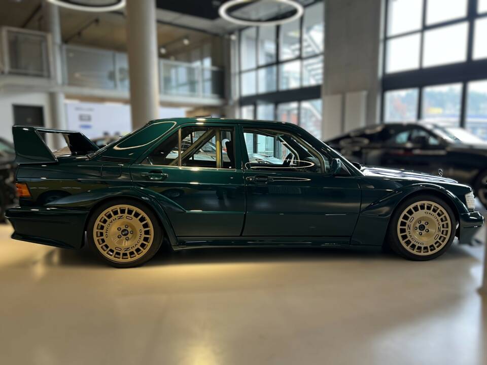 Image 12/27 of Mercedes-Benz 190 E 2.5-16 (1989)