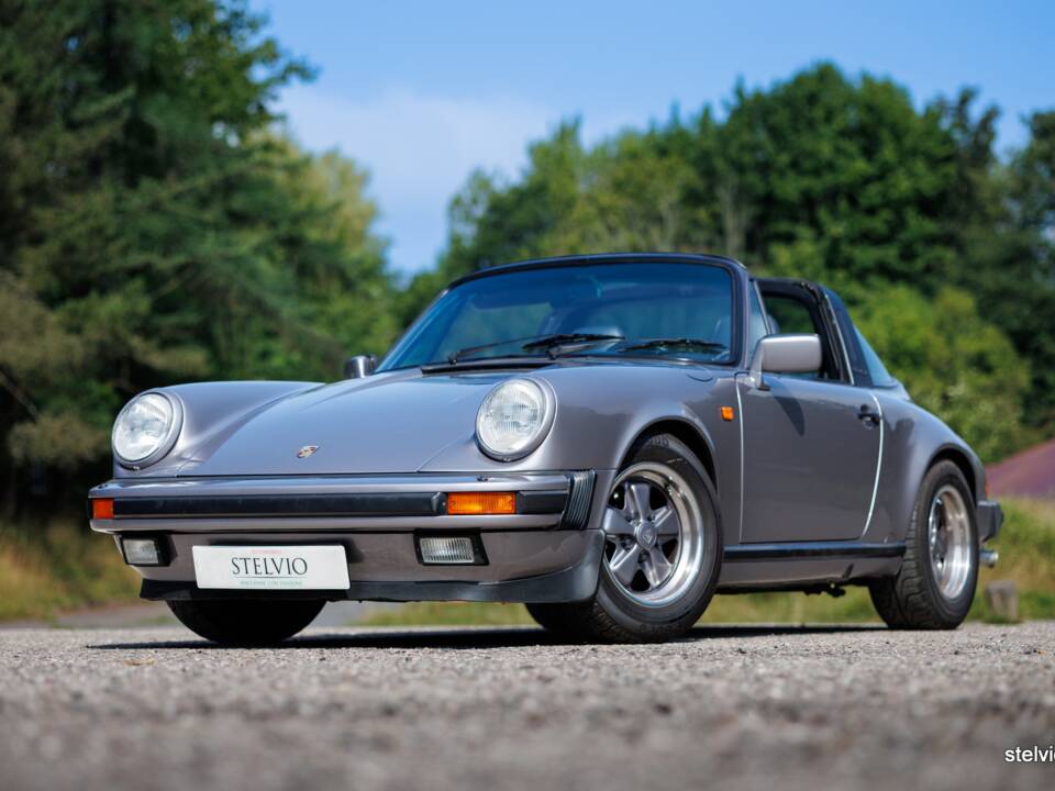 Image 4/44 de Porsche 911 Carrera 3.2 &quot;#250.000 911&quot; (1988)