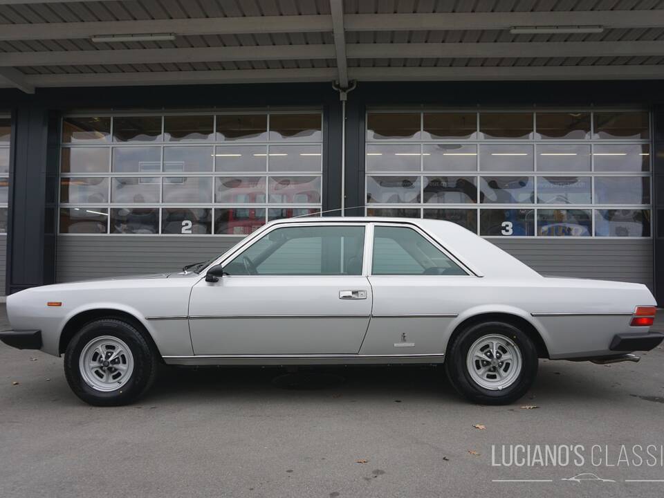 Image 3/66 of FIAT 130 Coupé (1972)
