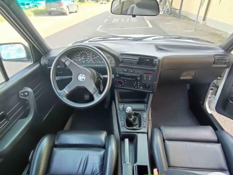 Imagen 8/9 de BMW 320i (1991)