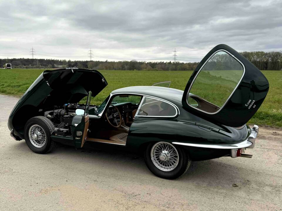 Immagine 33/50 di Jaguar E-Type (1969)