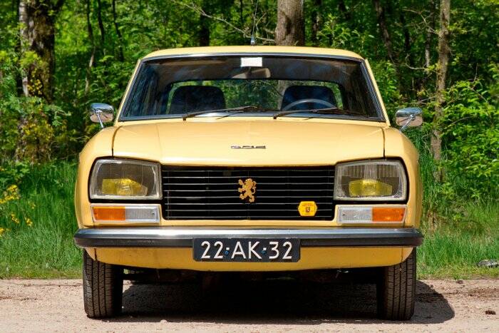 Image 2/7 of Peugeot 304 S Coupe (1974)