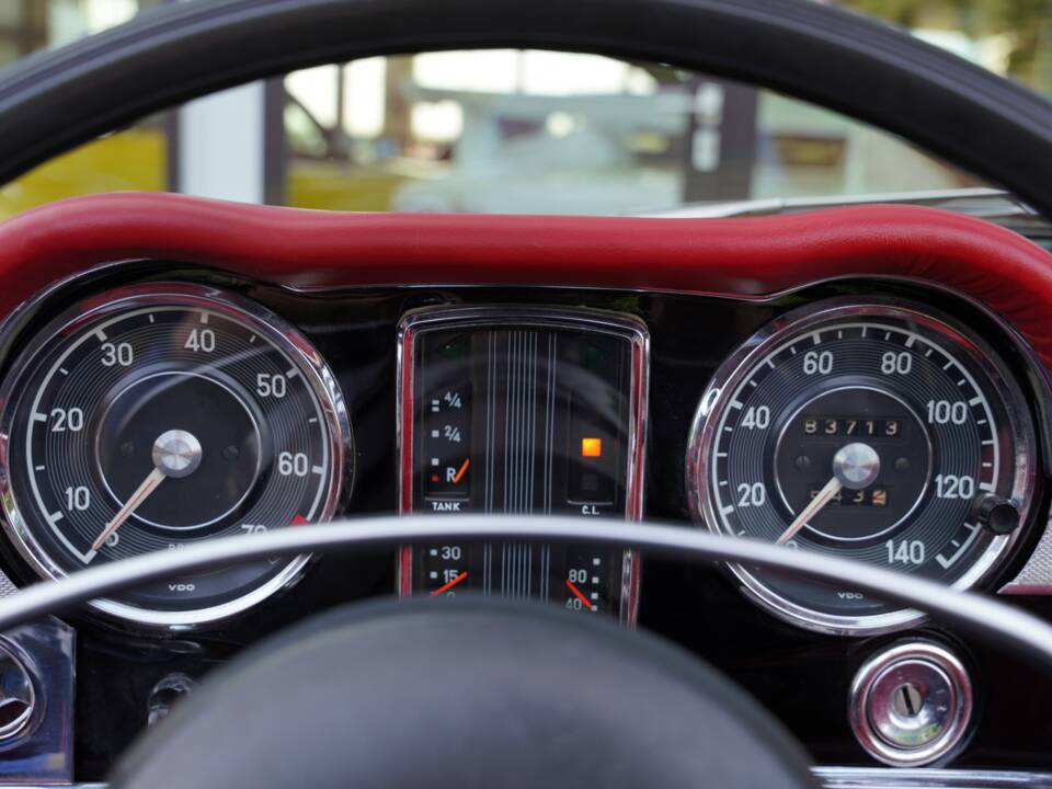 Image 35/50 of Mercedes-Benz 280 SL (1969)