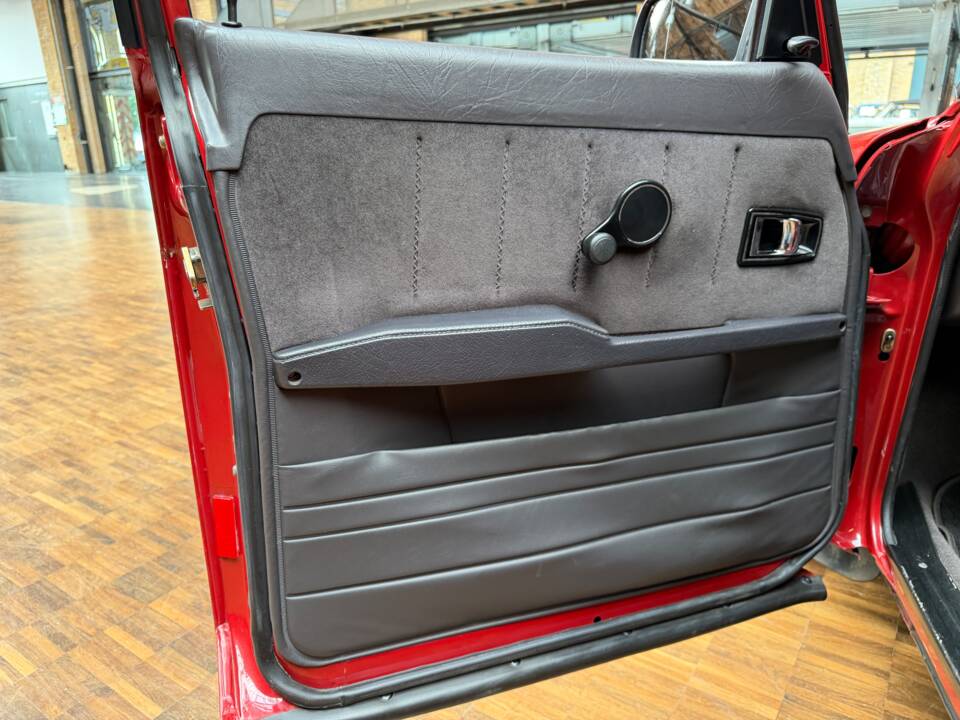 Image 17/42 of Saab 900 2.0i 16V (1991)