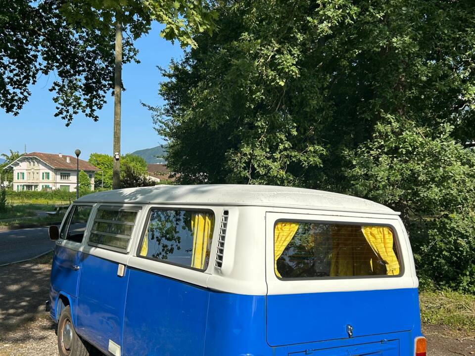 Image 5/20 of Volkswagen T2b Kombi (1974)