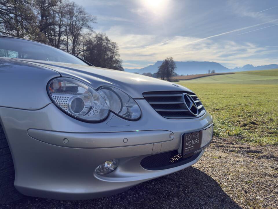 Image 82/89 of Mercedes-Benz SL 500 (2002)