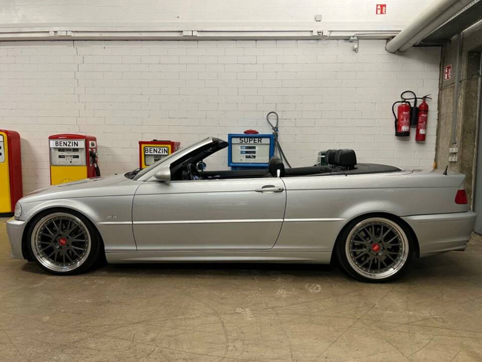 Image 15/16 of BMW 330Ci (2001)