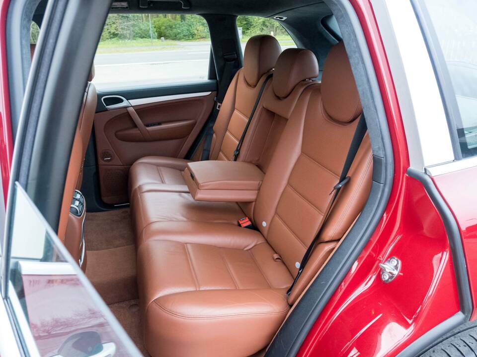 Image 31/45 of Porsche Cayenne Turbo (2009)