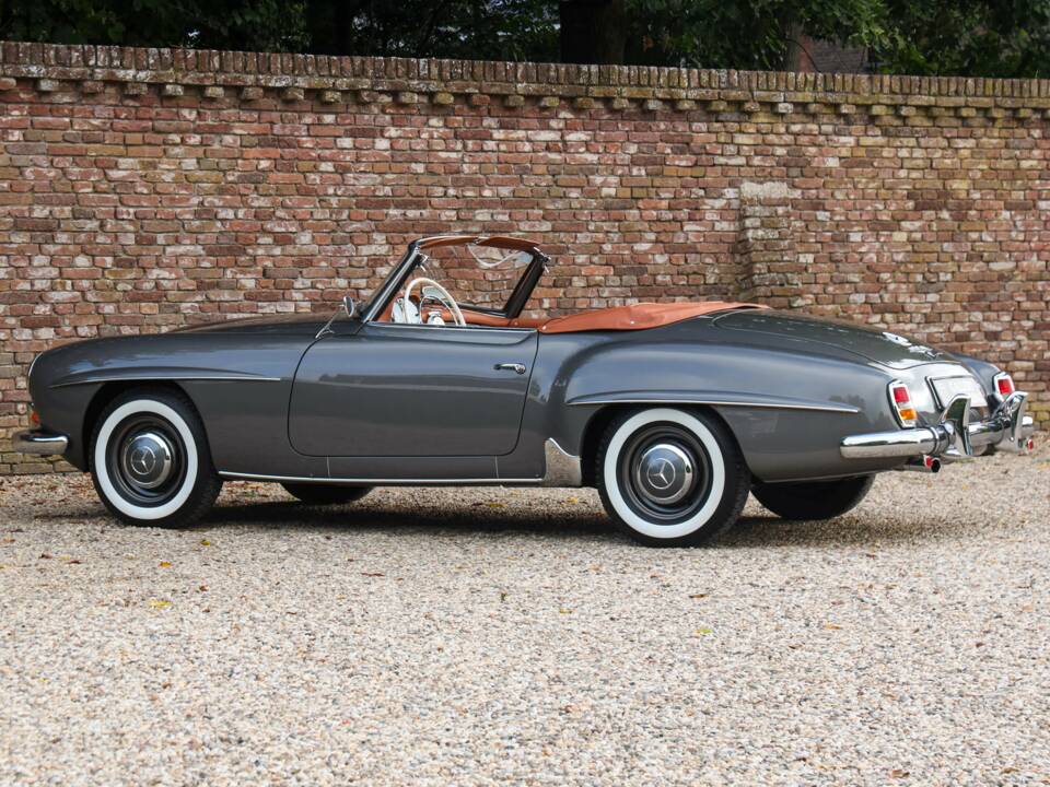Image 41/50 of Mercedes-Benz 190 SL (1960)