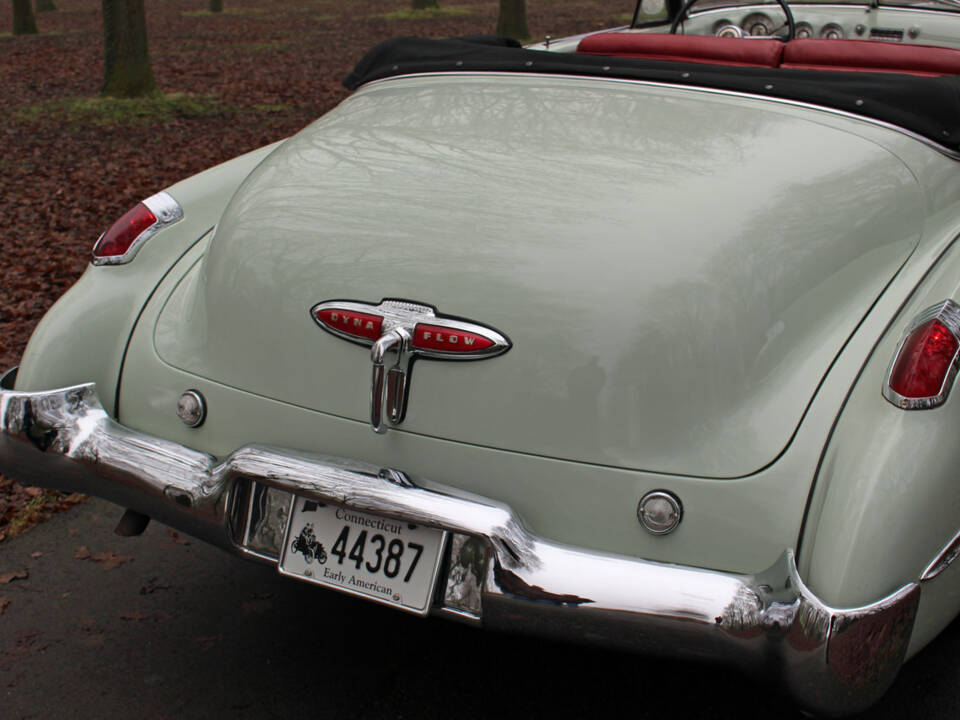 Image 18/27 of Buick Roadmaster (1949)