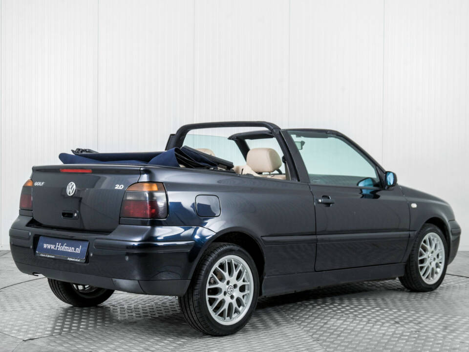 Immagine 2/50 di Volkswagen Golf IV Cabrio 2.0 (2001)