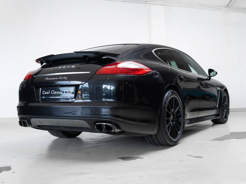 Image 5/31 of Porsche Panamera Turbo (2010)