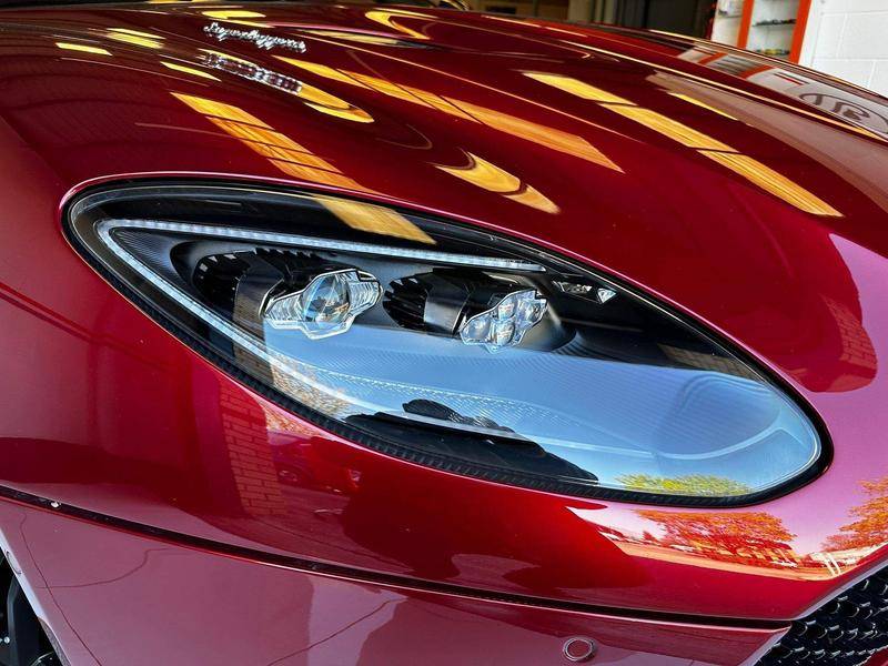 Imagen 13/50 de Aston Martin DBS Superleggera Volante (2020)