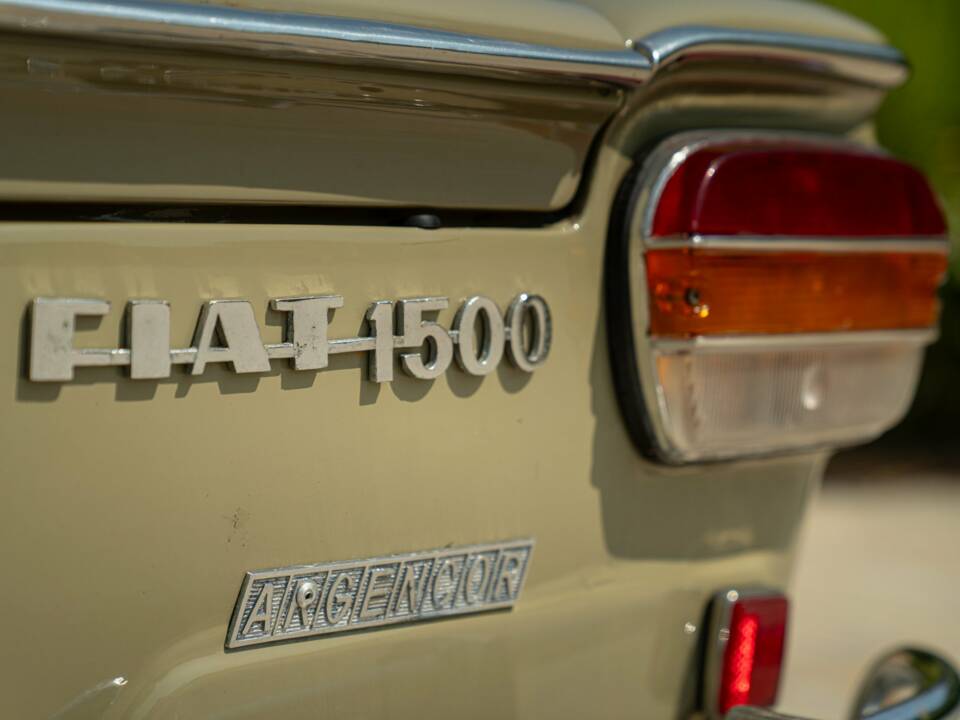 Imagen 23/50 de FIAT 1500 (1963)