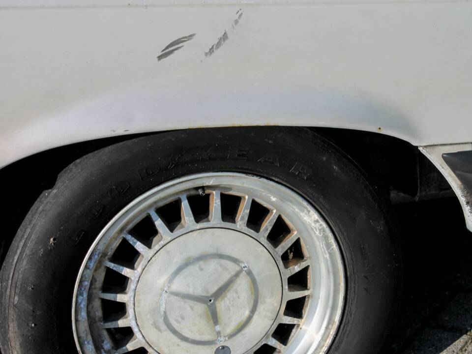 Bild 41/43 von Mercedes-Benz 380 SL (1982)