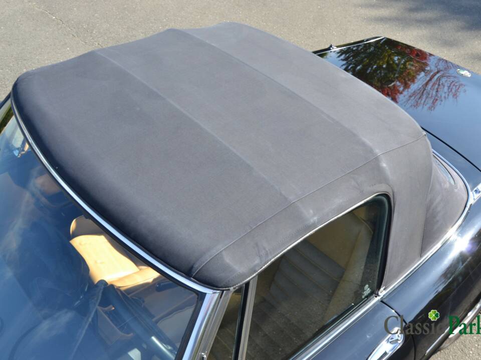 Image 22/50 of Alfa Romeo 2.0 Spider (1990)