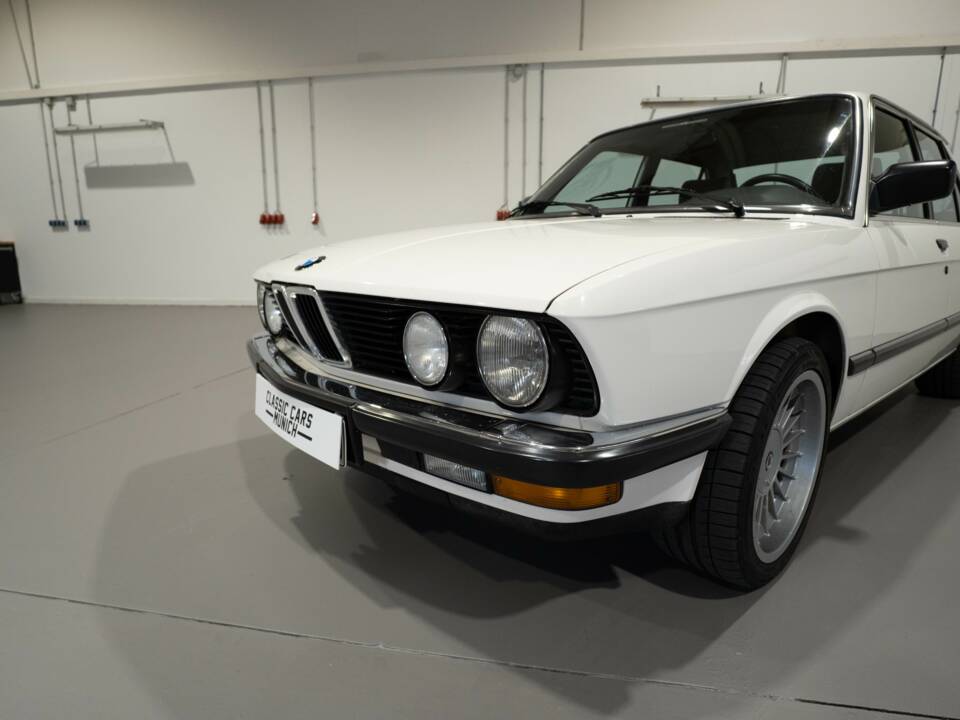 Afbeelding 30/52 van BMW 528i (1984)