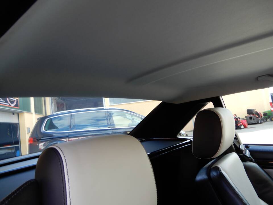 Image 32/35 of Mercedes-Benz SL 500 (2000)