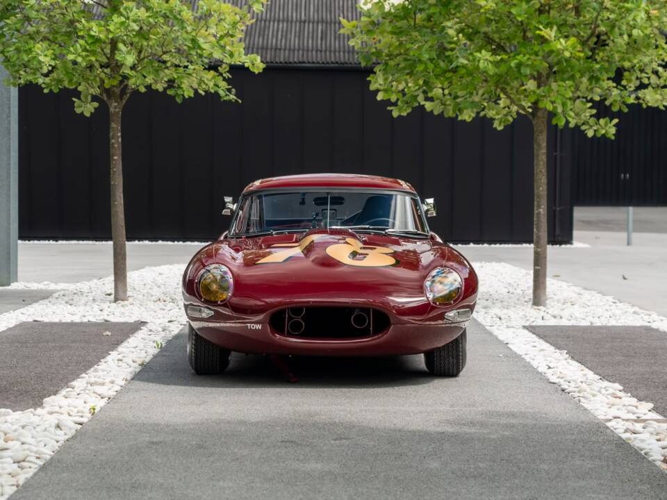 Image 4/12 of Jaguar E-Type 3.8 (1961)
