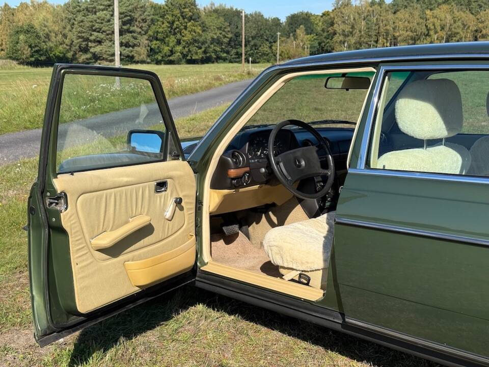 Imagen 5/34 de Mercedes-Benz 230 E (1983)