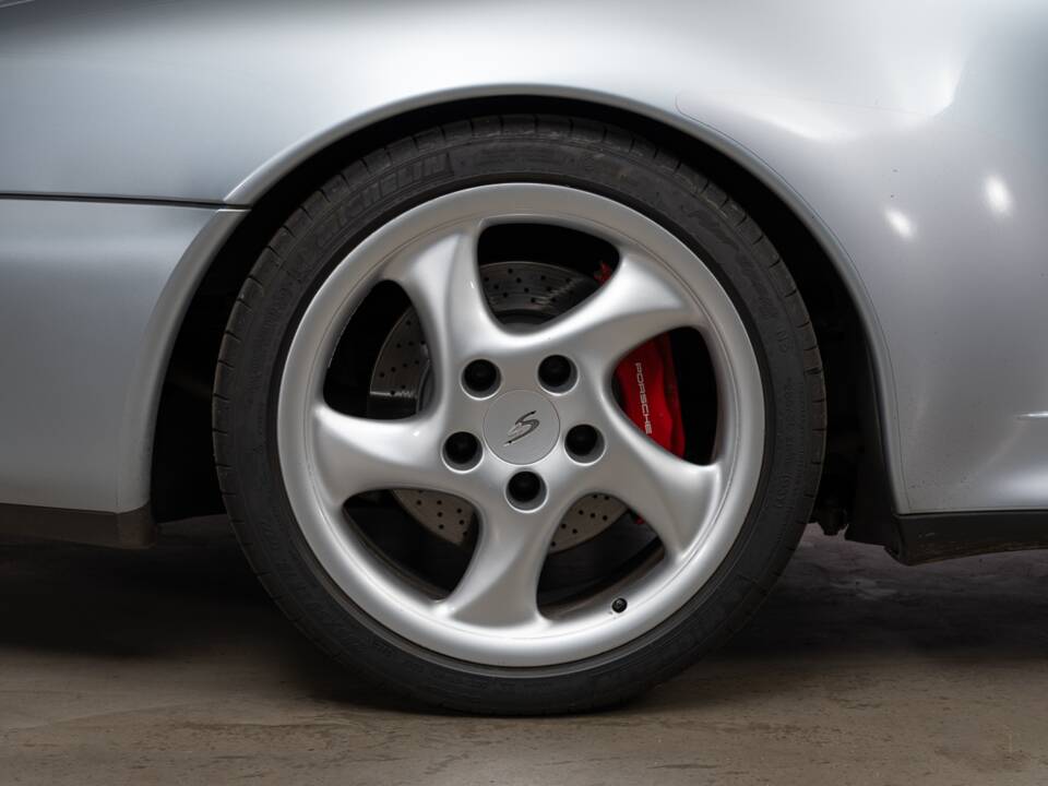 Image 9/32 de Porsche 911 Carrera 4S (1998)