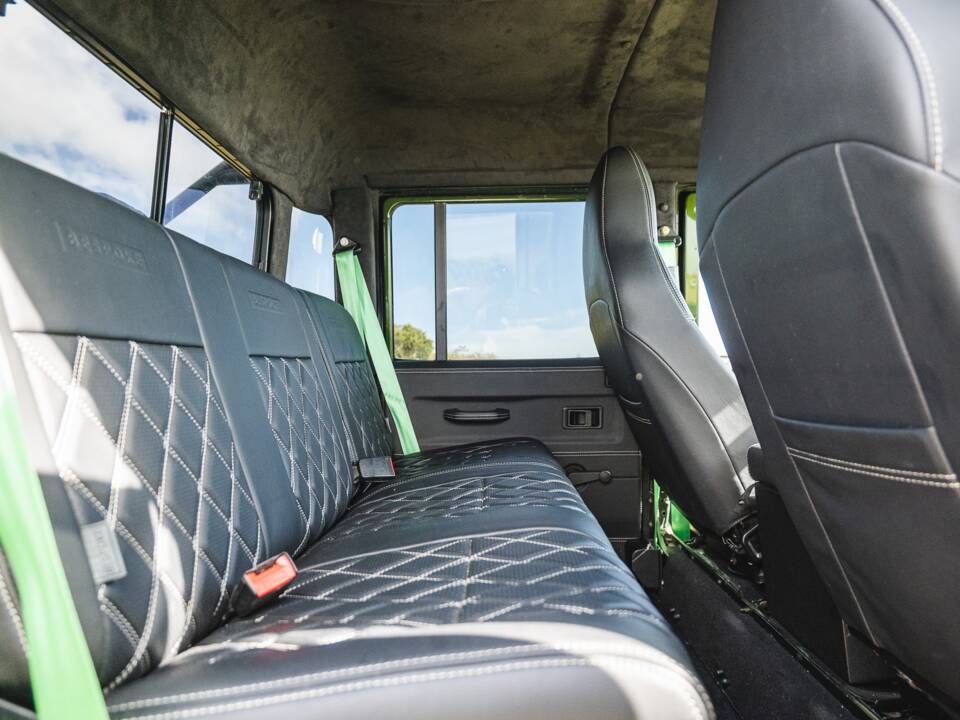 Immagine 40/50 di Land Rover Defender 110 (2005)