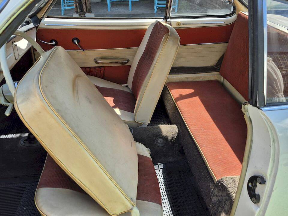 Image 31/71 of Volkswagen Karmann Ghia 1200 (1962)