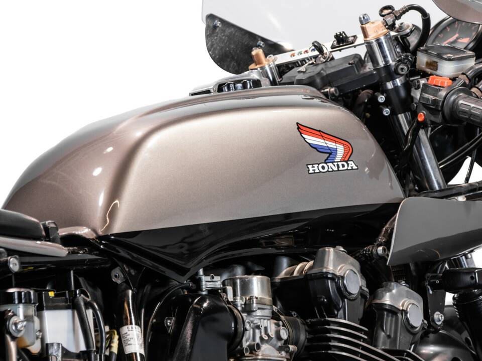 Imagen 10/27 de Honda CB 900 F Bol d'Or (1982)