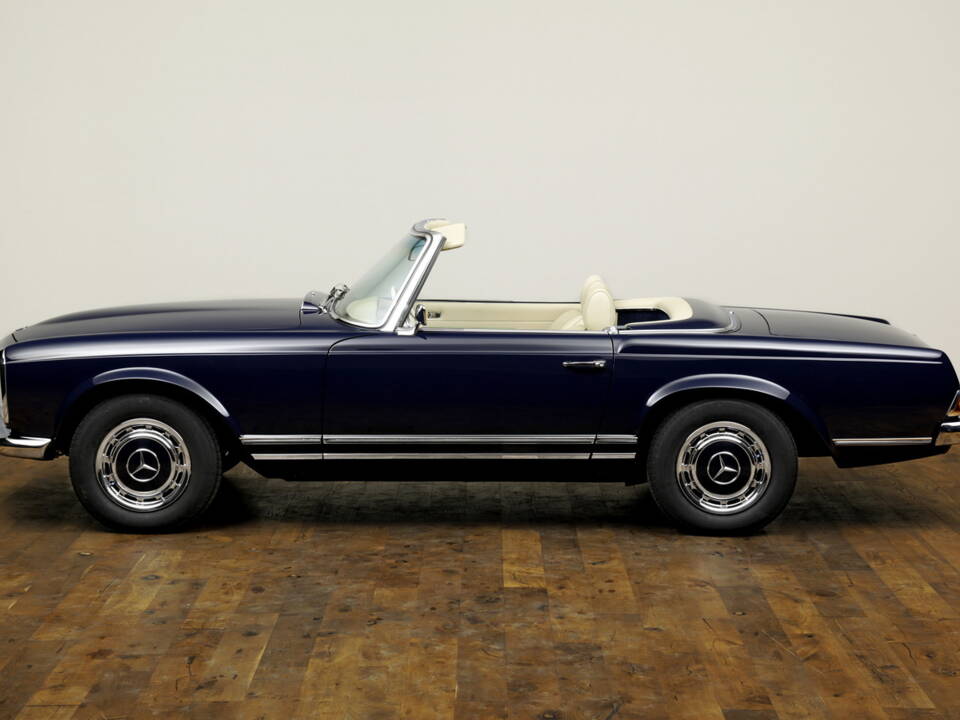 Image 3/21 of Mercedes-Benz 280 SL (1969)